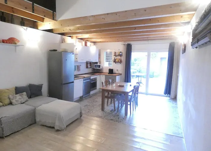 Charming House Next To The Sea And Barcelona For 6